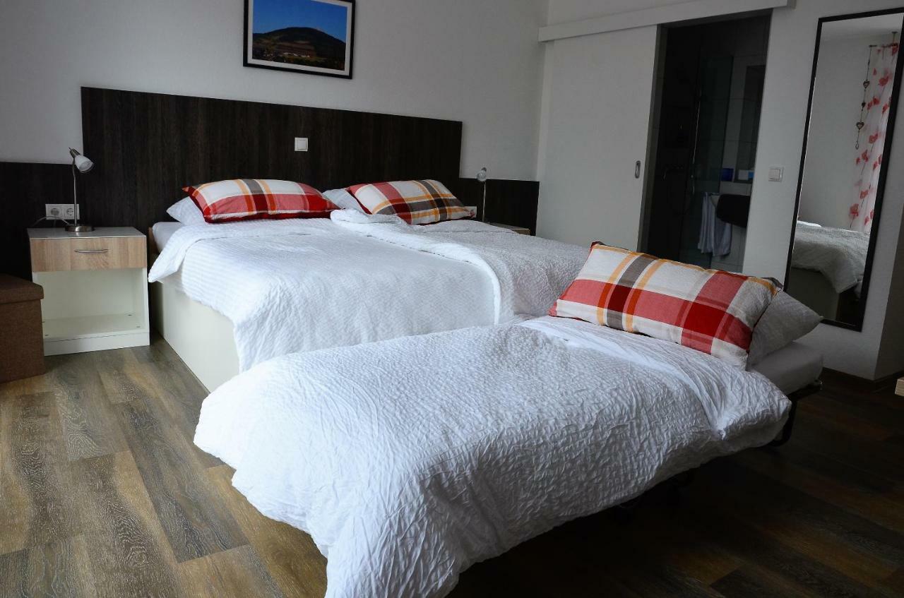 Gaestehaus Am Hochsimmer Ettringen  Ngoại thất bức ảnh